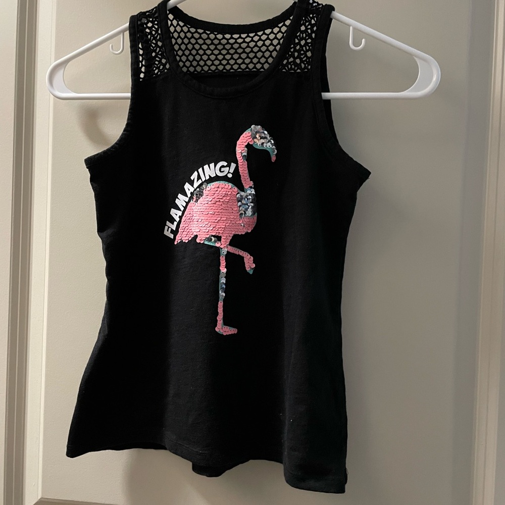 Short sleeve.